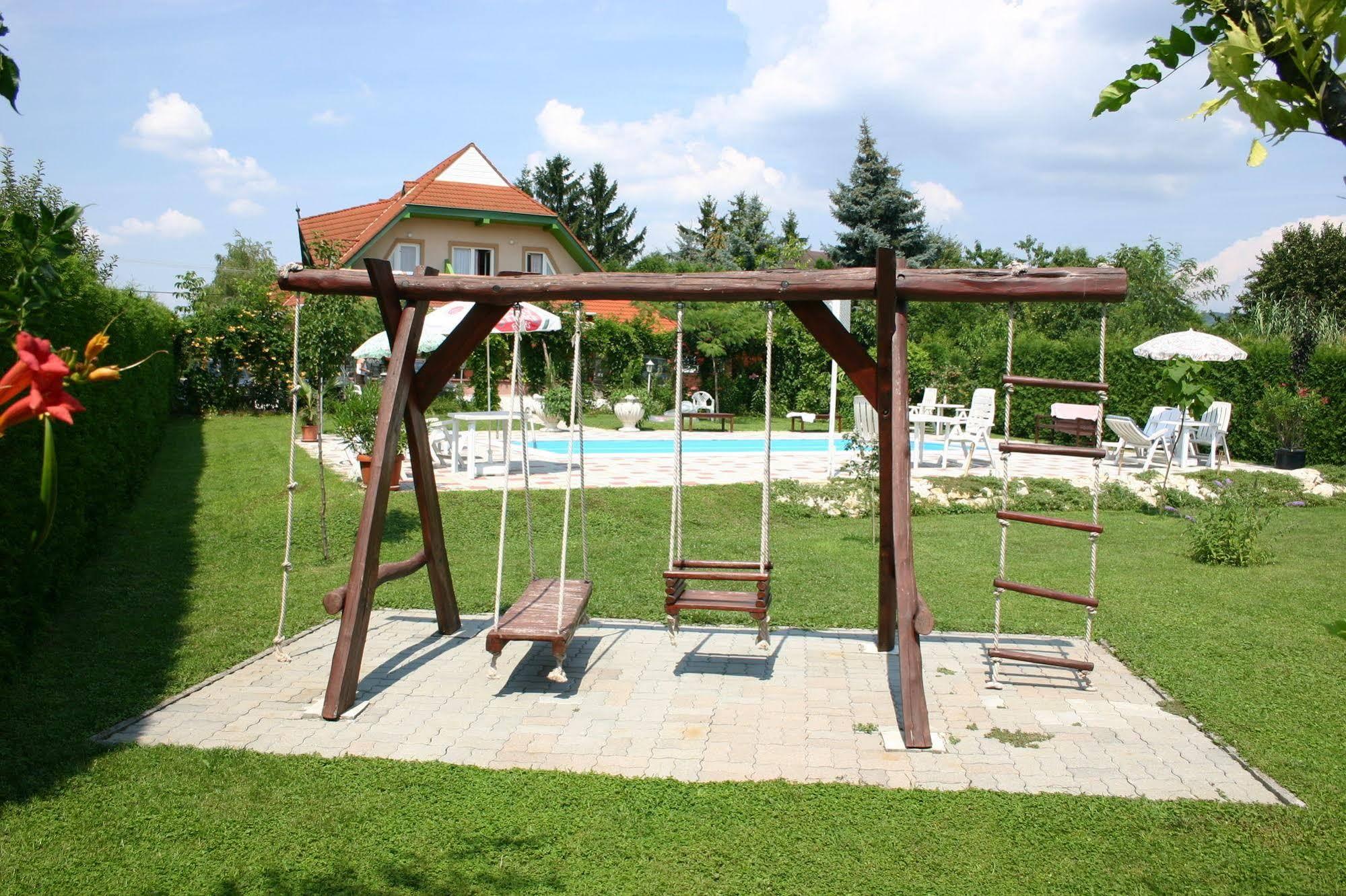 Lorelei Pension Adults Only เจเนชดิแอช ภายนอก รูปภาพ
