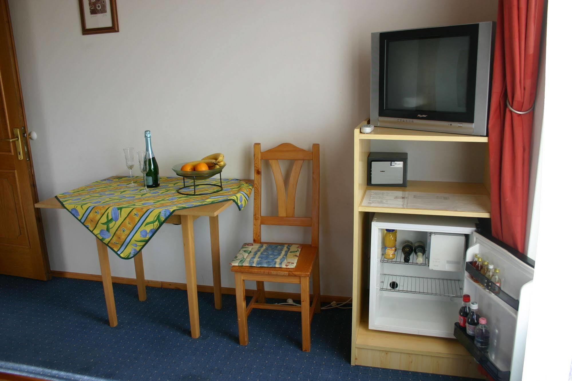 Lorelei Pension Adults Only เจเนชดิแอช ภายนอก รูปภาพ