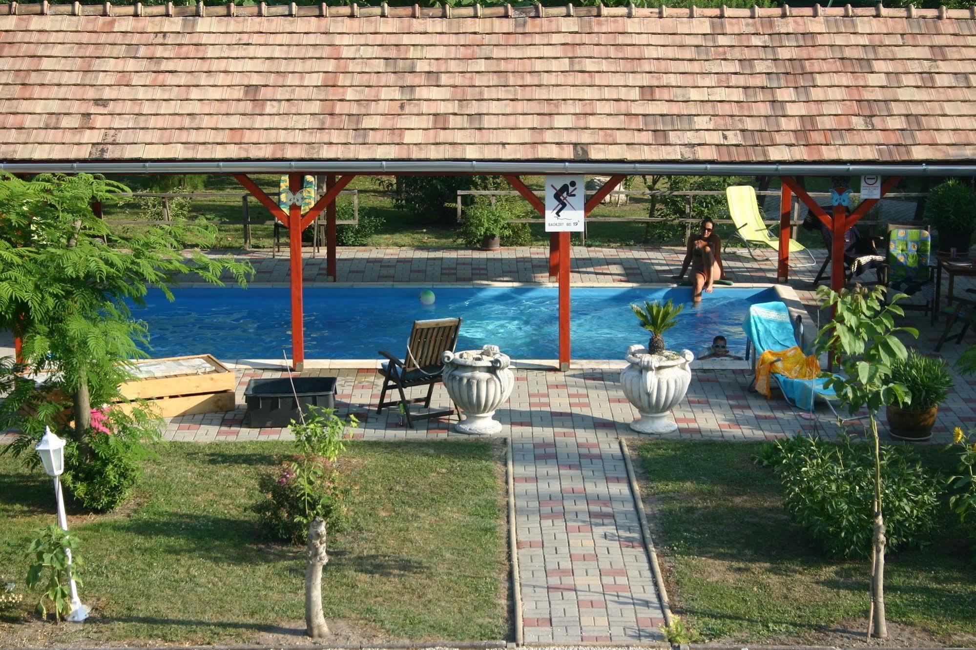 Lorelei Pension Adults Only เจเนชดิแอช ภายนอก รูปภาพ