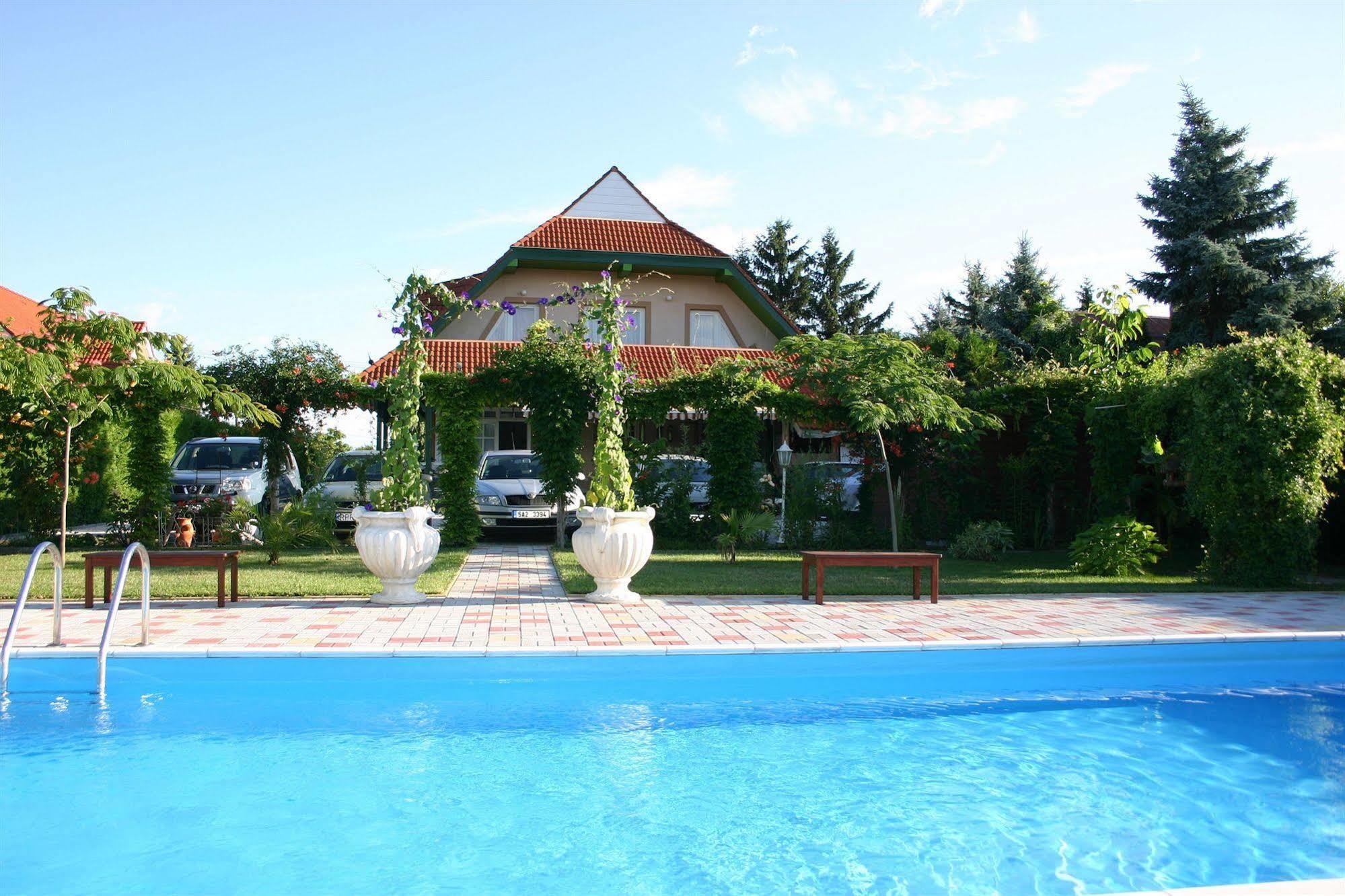 Lorelei Pension Adults Only เจเนชดิแอช ภายนอก รูปภาพ